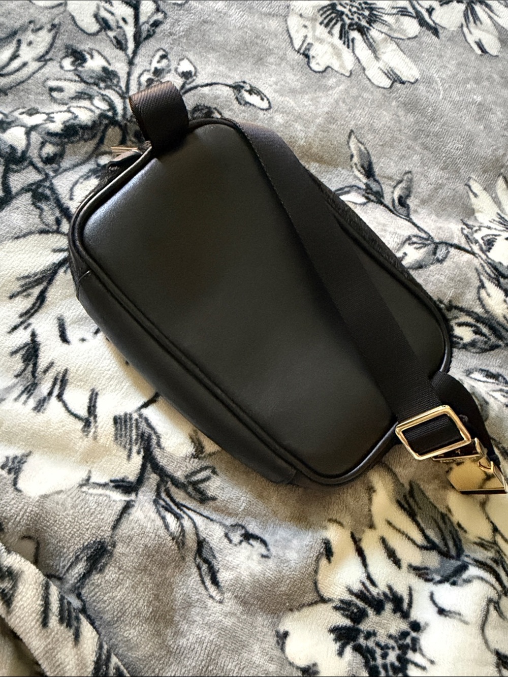 Michael Kors Black Leather Belt Bag with Gold Logo Accent - Picture 2 of 3